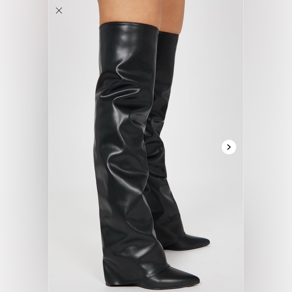 Black Women's Knee-High Boots